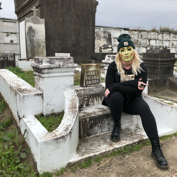 Meet your Posher, Alicia - Picture 1 of 1